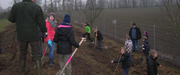 HOTSPOT-PROJEKT Grundschüler greifen für Naturschutz zur Schaufel